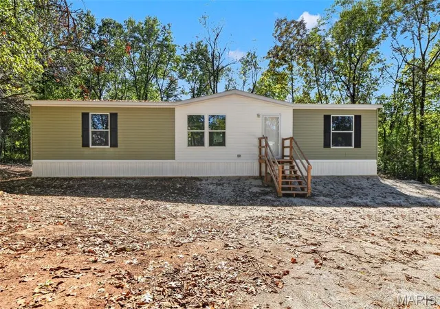 Photo 3 of Manufactured home for sale at 3140 Creek Rd, Moscow Mills, MO 63362 | MLS# MIS26062280 | Listing updated on 2026-10-05