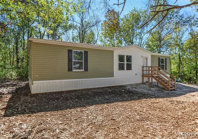 Photo 3 of Manufactured home for sale at 3140 Creek Rd, Moscow Mills, MO 63362 | MLS# MIS26062280 | Listing updated on 2026-10-05