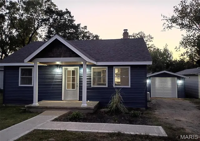 Photo 1 of Single family home for sale at 320 S Iron St, Ironton, MO 63650 | MLS# MIS26062281 | Listing updated on 2026-10-09