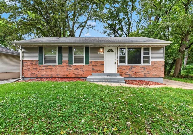 Photo 1 of Single family home for sale at 8513 Steve Ave, Hazelwood, MO 63042 | MLS# MIS26062283 | Listing updated on 2026-10-01