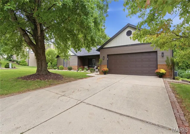 Photo 3 of Single family home for sale at 104 Archview Dr, Belleville, IL 62221 | MLS# MIS26062288 | Listing updated on 2026-10-05