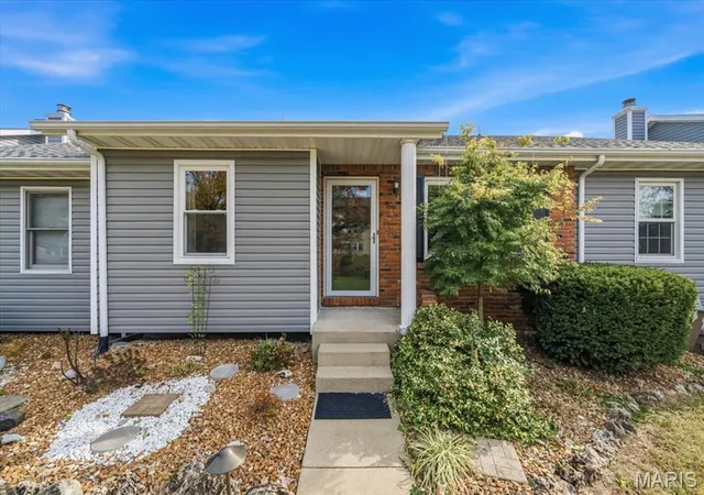 Photo 2 of Condo for sale at 300 Pine Lake Rd #12, Collinsville, IL 62234 | MLS# MIS26062289 | Listing updated on 2026-10-29