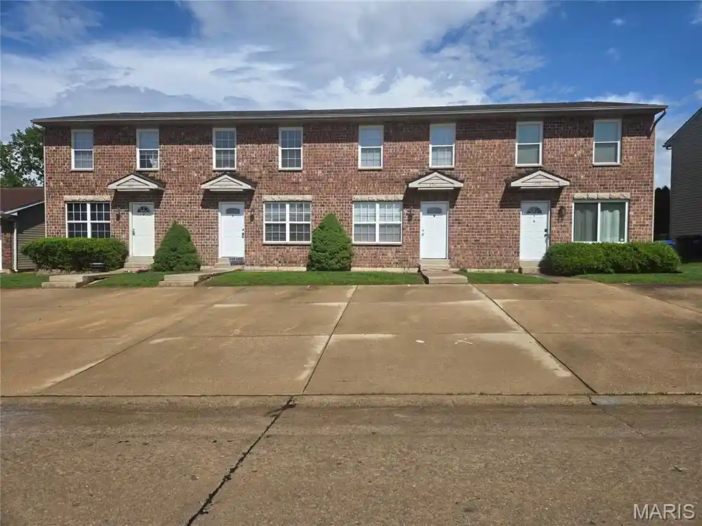 Listing Photo 2 - Condo for sale in 606 Linda Ln located at 606 Linda Ln, Wentzville, MO 63385 - Unit 606 Linda Ln