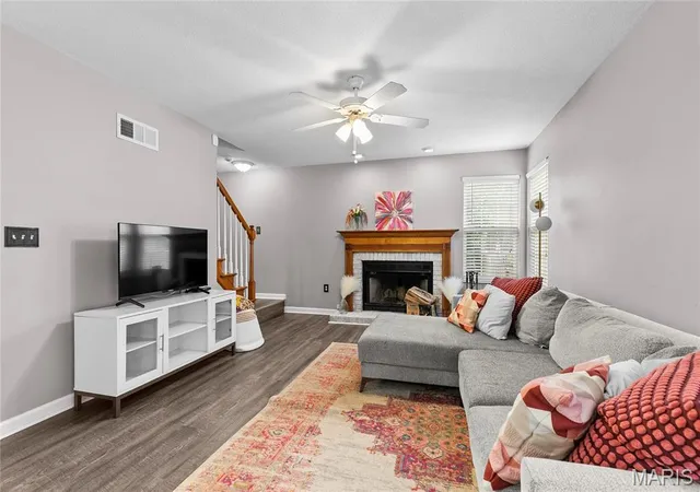 Photo 2 of Single family home for sale at 3219 Stonebridge Dr, Belleville, IL 62221 | MLS# MIS26062295 | Listing updated on 2026-10-01