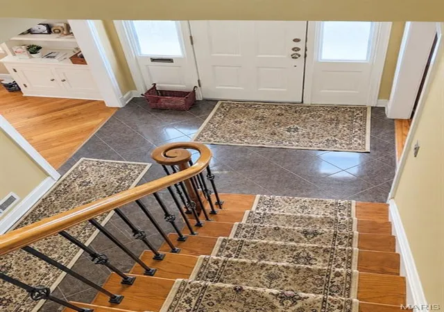 Photo 2 of Single family home for sale at 7322 Ravinia Dr, Saint Louis, MO 63121 | MLS# MIS26062296 | Listing updated on 2026-10-06