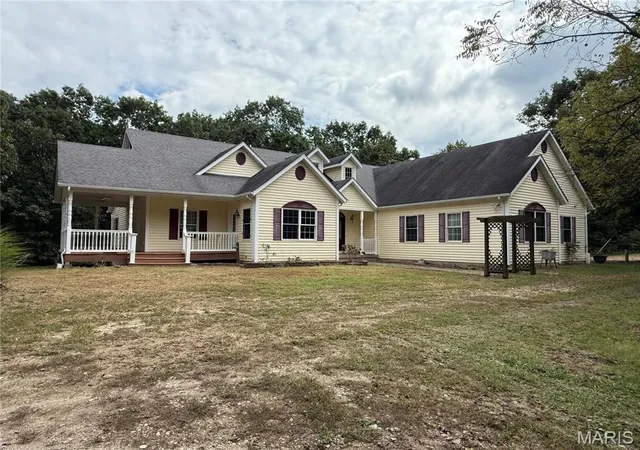 Photo 1 of Sale Pending at 3554 Holzschuh Rd, Owensville, MO 65066 | MLS# MIS26062297 | Listing updated on 2026-09-30