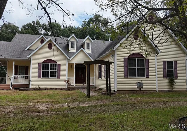 Photo 3 of Sale Pending at 3554 Holzschuh Rd, Owensville, MO 65066 | MLS# MIS26062297 | Listing updated on 2026-09-30