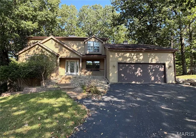 Photo 1 of Single family home for sale at 1599 Paradise Valley Dr, High Ridge, MO 63049 | MLS# MIS26062300 | Listing updated on 2026-09-28