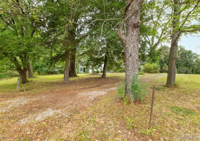 Photo 2 of Sale Pending at 1108 Bethany Ln, Godfrey, IL 62035 | MLS# MIS26062302 | Listing updated on 2026-10-05