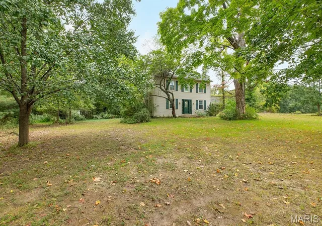 Photo 3 of Sale Pending at 1108 Bethany Ln, Godfrey, IL 62035 | MLS# MIS26062302 | Listing updated on 2026-10-05