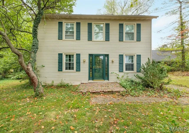 Photo 3 of Sale Pending at 1108 Bethany Ln, Godfrey, IL 62035 | MLS# MIS26062302 | Listing updated on 2026-10-05