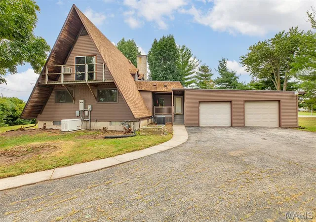 Photo 1 of Sale Pending at 804 S Franklin St, Bunker Hill, IL 62014 | MLS# MIS26062303 | Listing updated on 2026-09-28