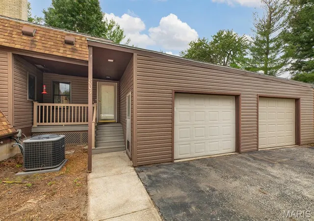 Photo 4 of Sale Pending at 804 S Franklin St, Bunker Hill, IL 62014 | MLS# MIS26062303 | Listing updated on 2026-09-28