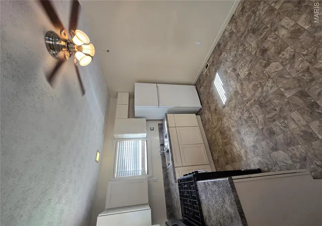 Photo 3 of Single family home for sale at 419 S Jefferson Ave, Collinsville, IL 62234 | MLS# MIS26062307 | Listing updated on 2026-10-03