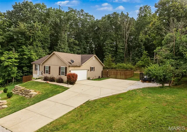 Photo 1 of Single family home for sale at 112 Lawrence Dr, House Springs, MO 63051 | MLS# MIS26062311 | Listing updated on 2026-10-05
