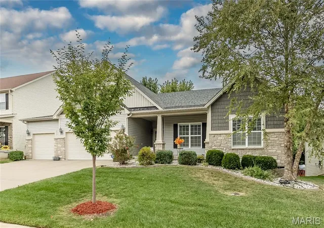 Photo 2 of Single family home for sale at 1229 Cashmere Ln, Saint Peters, MO 63376 | MLS# MIS26062314 | Listing updated on 2026-10-08