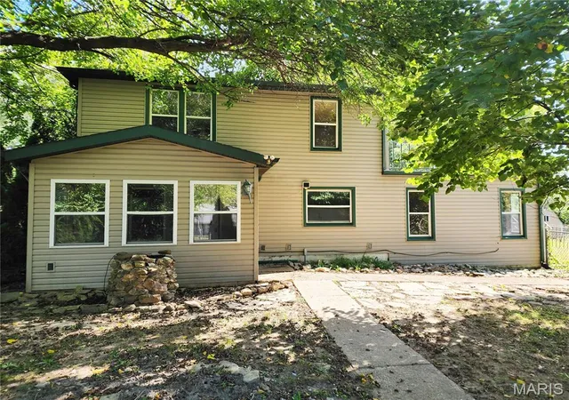 Photo 1 of Single family home for sale at 510 N Oak St, Owensville, MO 65066 | MLS# MIS26062315 | Listing updated on 2026-10-02