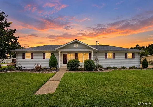 Photo 1 of Single family home for sale at 7 N 11th Street, New Baden, IL 62265 | MLS# MIS26062316 | Listing updated on 2026-10-03