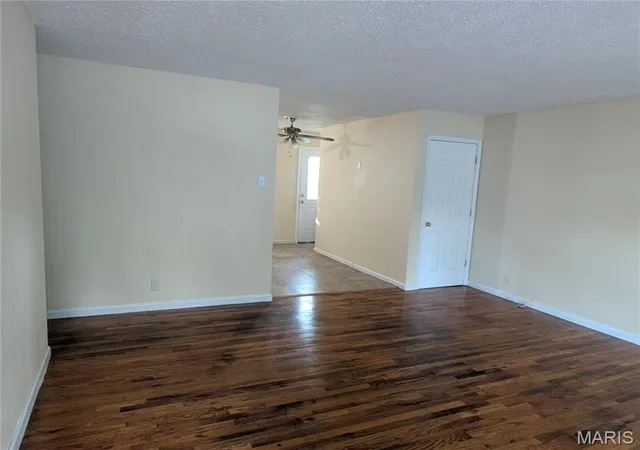 Photo 3 of Single family home for sale at 2305 Stoney End Ct, Florissant, MO 63031 | MLS# MIS26062321 | Listing updated on 2026-10-19