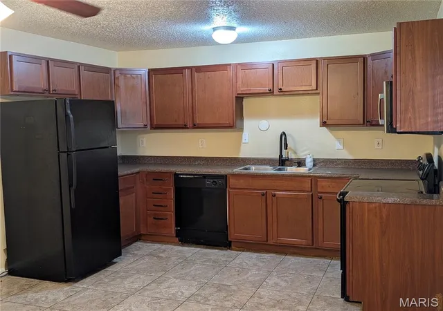Photo 4 of Single family home for sale at 2305 Stoney End Ct, Florissant, MO 63031 | MLS# MIS26062321 | Listing updated on 2026-10-19