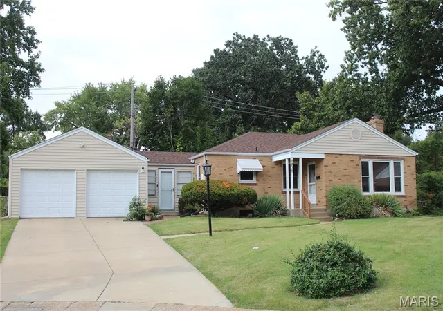 Photo 2 of Single family home for sale at 2835 Darwin Ct, Saint Louis, MO 63121 | MLS# MIS26062331 | Listing updated on 2026-09-29