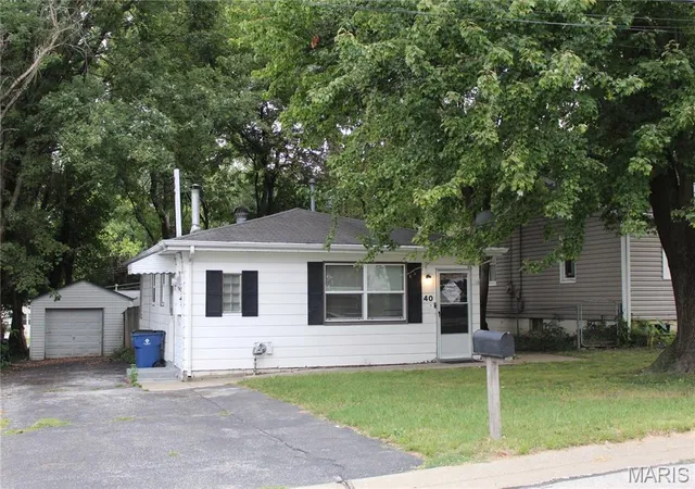 Photo 1 of Single family home for sale at 40 Connolly Dr, Saint Louis, MO 63135 | MLS# MIS26062338 | Listing updated on 2026-09-29