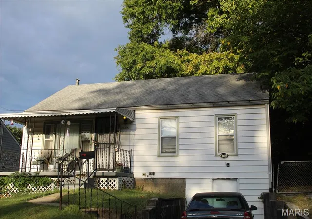 Photo 2 of Single family home for sale at 9767 Lilac Dr, Saint Louis, MO 63137 | MLS# MIS26062345 | Listing updated on 2026-09-29