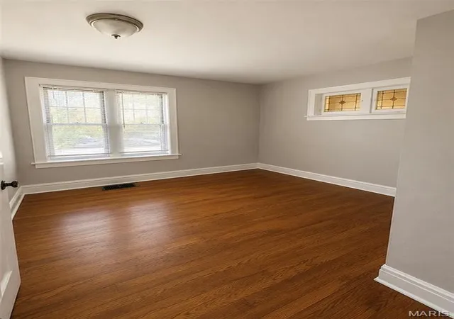 Photo 4 of Multi family home for sale at 3676 Montana St, Saint Louis, MO 63116 | MLS# MIS26062346 | Listing updated on 2026-09-29