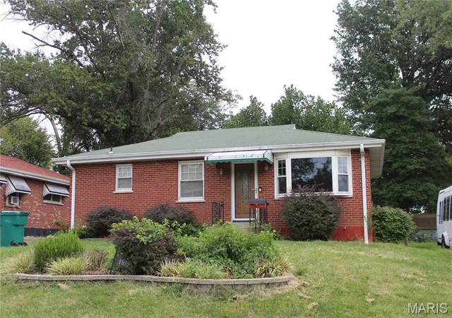 Photo 1 of Single family home for sale at 1536 Salerno Dr, Saint Louis, MO 63133 | MLS# MIS26062348 | Listing updated on 2026-09-29