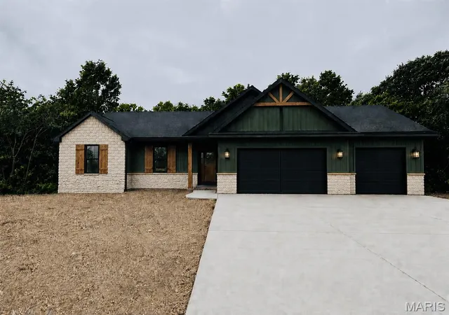 Photo 1 of Single family home for sale at 130 Bristol Ridge Dr, Troy, MO 63379 | MLS# MIS26062352 | Listing updated on 2026-09-27