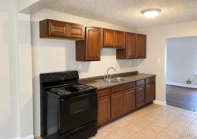 Photo 4 of Single family home for sale at 9802 Dennis Dr, Saint Louis, MO 63136 | MLS# MIS26062359 | Listing updated on 2026-09-29