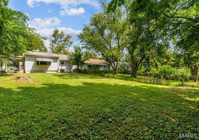 Photo 3 of Single family home for sale at 416 Lanark Rd, Saint Louis, MO 63137 | MLS# MIS26062360 | Listing updated on 2026-10-03