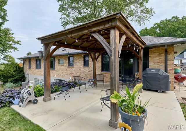 Photo 1 of Single family home for sale at 4518 Bellewood Dr, Saint Louis, MO 63125 | MLS# MIS26062361 | Listing updated on 2026-10-04