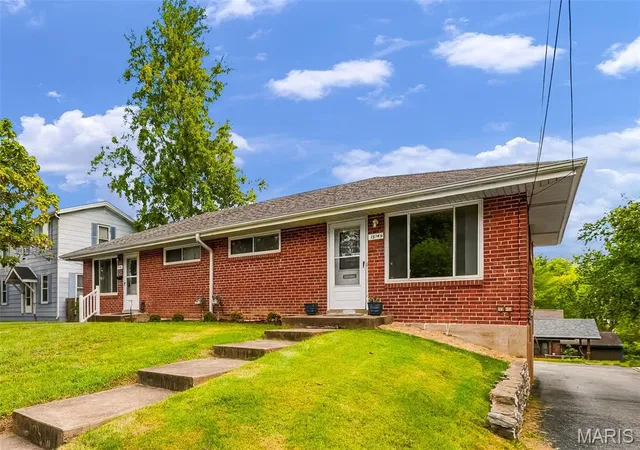 Listing Photo 5 - Condo for sale in building located at 1514 Yale Ave, Saint Louis, MO 63117