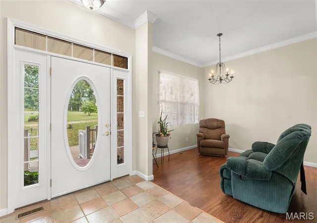 Photo 3 of Single family home for sale at 910 Oak Pass Ln, Sullivan, MO 63080 | MLS# MIS26062363 | Listing updated on 2026-10-07