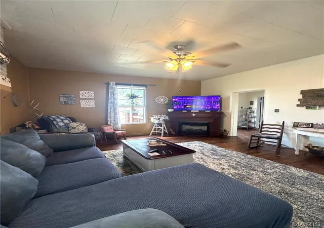Photo 1 of Single family home for sale at 208 E 1st Street, Farmington, MO 63640 | MLS# MIS26062369 | Listing updated on 2026-10-05