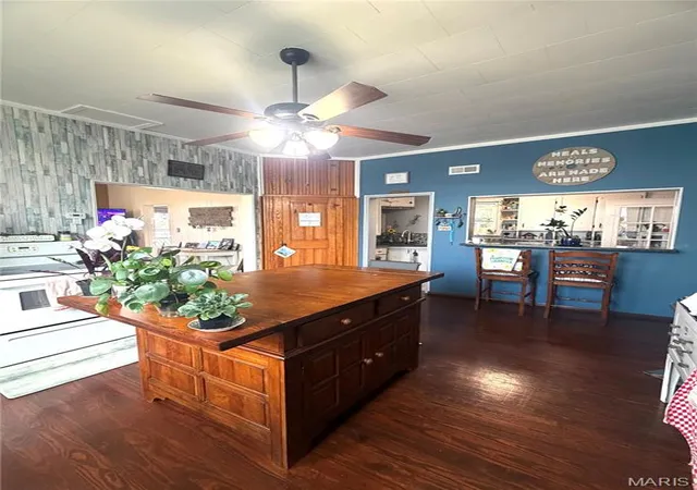 Photo 3 of Single family home for sale at 208 E 1st Street, Farmington, MO 63640 | MLS# MIS26062369 | Listing updated on 2026-10-05