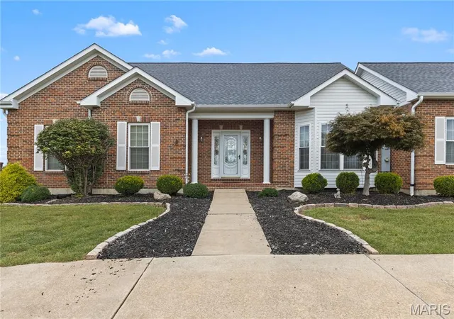 Photo 1 of Single family home for sale at 104 Wolf Trl Ct, Defiance, MO 63341 | MLS# MIS26062370 | Listing updated on 2026-10-01