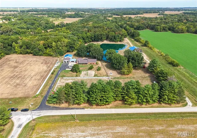 Photo 1 of Single family home for sale at 10602 Blooming Grv Rd, Palmyra, IL 62674 | MLS# MIS26062376 | Listing updated on 2026-09-28