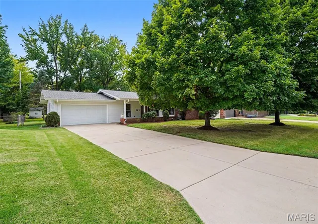 Photo 1 of Single family home for sale at 12540 Starspur Ln, Saint Louis, MO 63146 | MLS# MIS26062378 | Listing updated on 2026-10-03