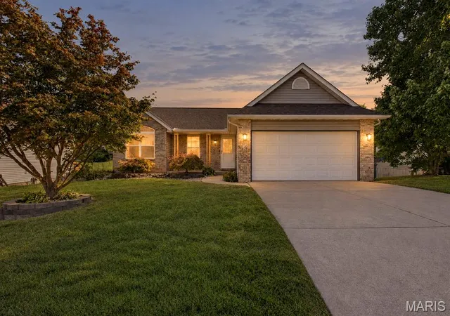 Photo 1 of Single family home for sale at 629 High School St, Collinsville, IL 62234 | MLS# MIS26062381 | Listing updated on 2026-10-03