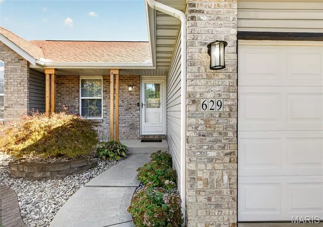 Photo 4 of Single family home for sale at 629 High School St, Collinsville, IL 62234 | MLS# MIS26062381 | Listing updated on 2026-10-03