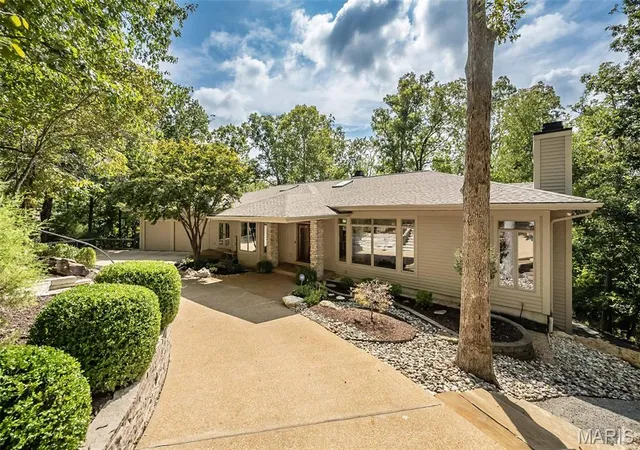 Photo 1 of Single family home for sale at 18852 Highwood Ests Dr, Wildwood, MO 63069 | MLS# MIS26062386 | Listing updated on 2026-10-07