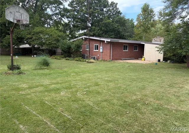 Photo 2 of Single family home for sale at 634 Crawford Cir, Sullivan, MO 63080 | MLS# MIS26062388 | Listing updated on 2026-09-29
