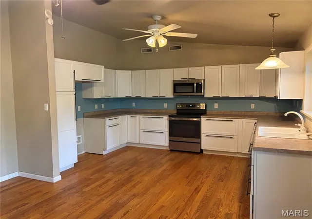 Photo 4 of Single family home for sale at 634 Crawford Cir, Sullivan, MO 63080 | MLS# MIS26062388 | Listing updated on 2026-09-29