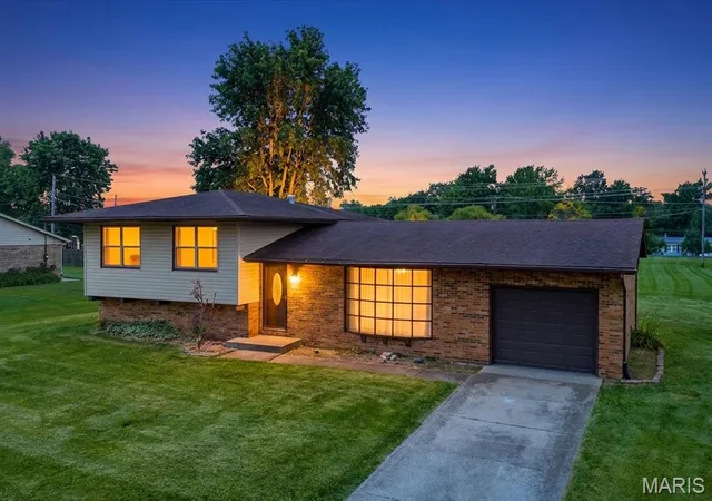 Photo 1 of Single family home for sale at 7 Draco Dr, Freeburg, IL 62243 | MLS# MIS26062391 | Listing updated on 2026-10-08