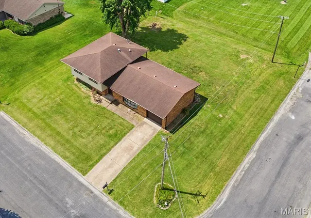 Photo 4 of Single family home for sale at 7 Draco Dr, Freeburg, IL 62243 | MLS# MIS26062391 | Listing updated on 2026-10-08