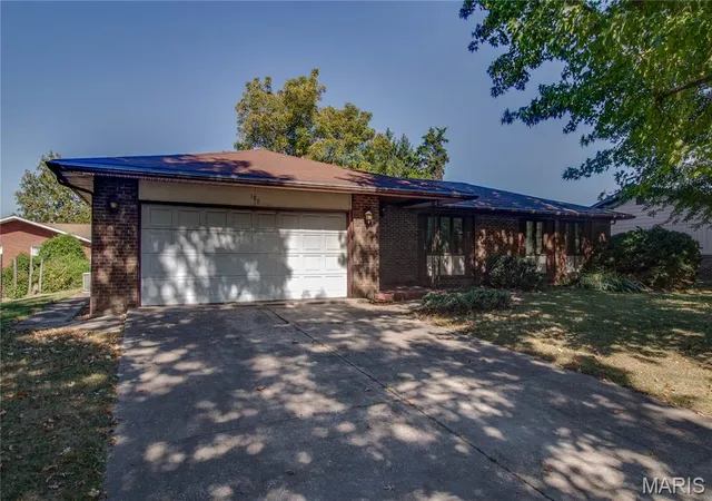Photo 3 of Sale Pending at 108 Bethany Ln, Godfrey, IL 62035 | MLS# MIS26062395 | Listing updated on 2026-10-20