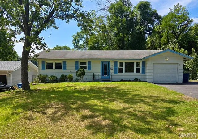 Photo 1 of Single family home for sale at 62 Bayview Ct, Saint Louis, MO 63135 | MLS# MIS26062396 | Listing updated on 2026-09-29
