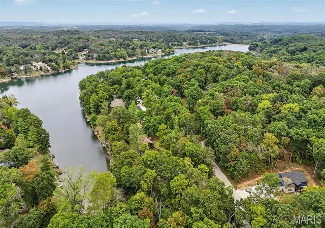 Photo 2 of Single family home for sale at 100 S Lake, Hillsboro, MO 63050 | MLS# MIS26062397 | Listing updated on 2026-10-04